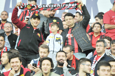 TARAFTAR GÖREVİNİ YAPTI