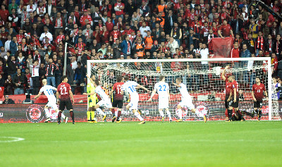 KALE İÇTEN YIKILDI