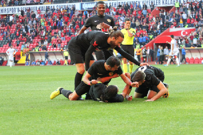 GÜZEL GÜNLER GÖRECEĞİZ  GÜNEŞLİ GÜNLER