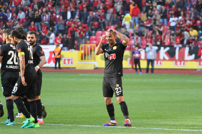 SEMİH BU MAÇTA ZOR