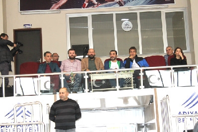 MAÇ SEKTİRMİYORLAR