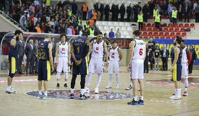 Basketbolda da saygı duruşu