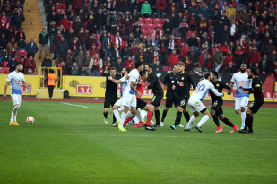 NE  KAVGA BİTER NE SEVDA