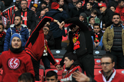 BU KALPLER SANA TUTSAK