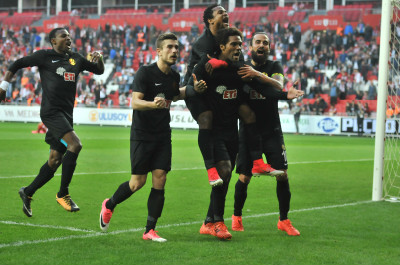 PARA DEĞİL YÜREK İŞİ