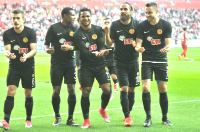 BU ÇOCUKLAR KENDİNE YAKIŞANI YAPAR