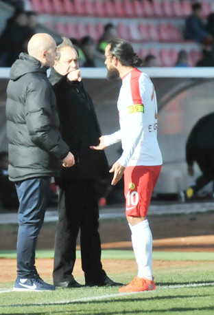 KAPTAN DA KÖTÜ GÜNÜNDEYDİ