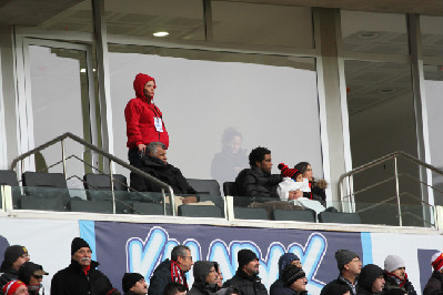 OFİ TATİLDE  BRUNO TRİBÜNDE