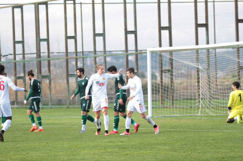 FELİX GOLÜNÜ ATTI