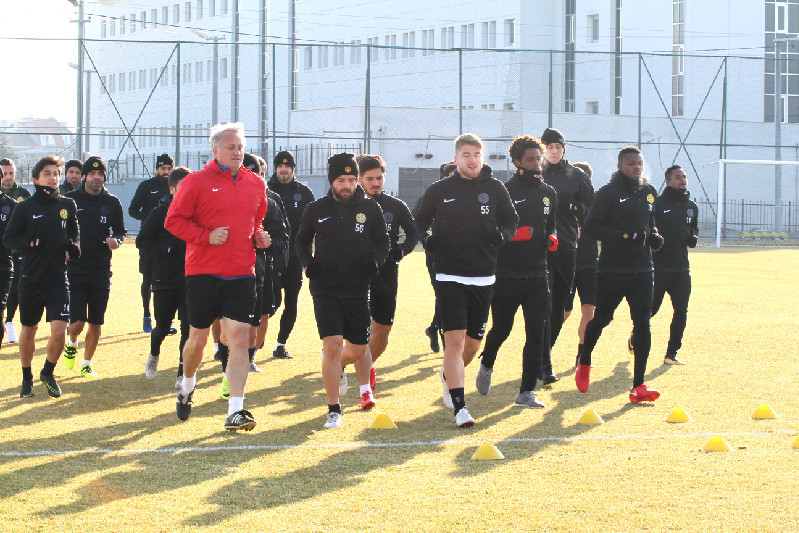 İSTANBUL MESAİSİ BAŞLADI