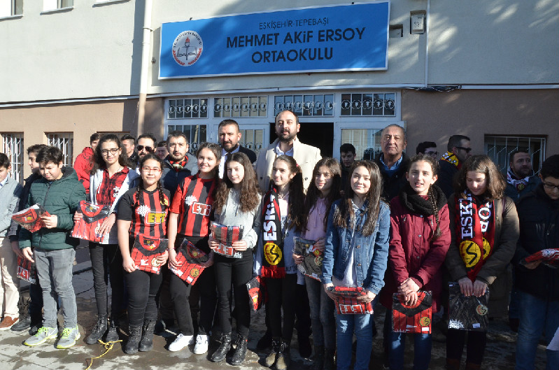 ES-ES COŞKUSU İLE KARNE ALDILAR