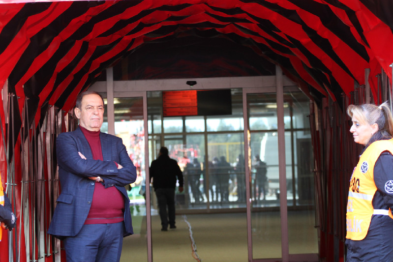 BU TÜNELDEN BİZİ ÇIKAR HOCAM