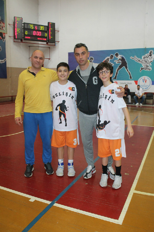 ONLAR BABALARININ OĞLU