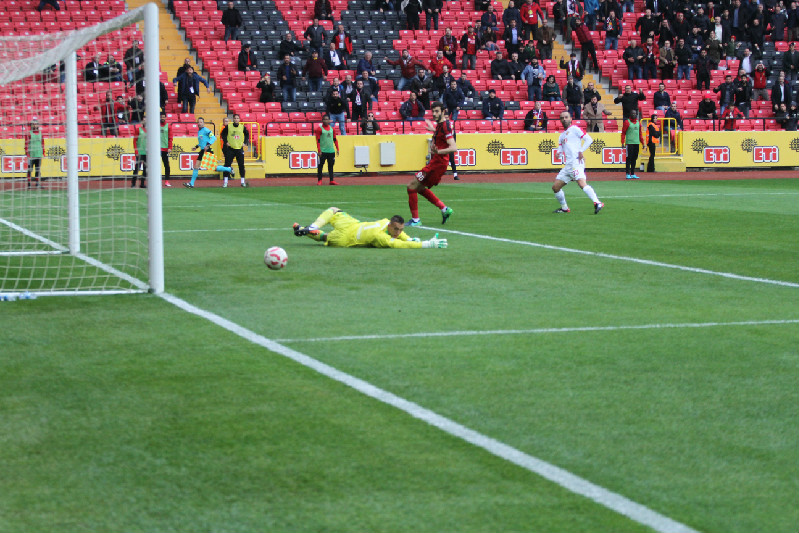 İŞTE MAÇIN KIRILMA ANI