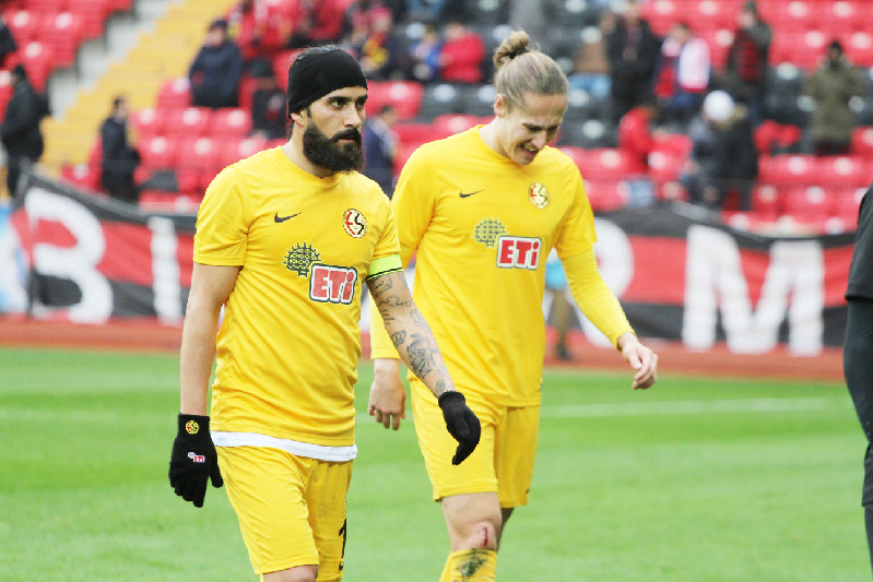 İKİSİ FESİH EDİLDİ BİRİ DE MAHKEMELİK