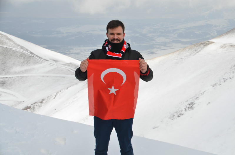 ES-ES AŞKI ENGEL TANIR MI?