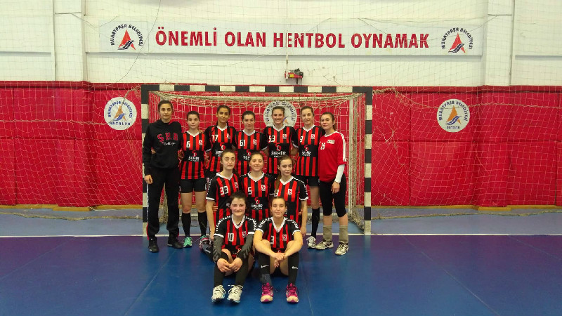 ŞAMPİYON KIZLAR  9DA 9 YAPTILAR