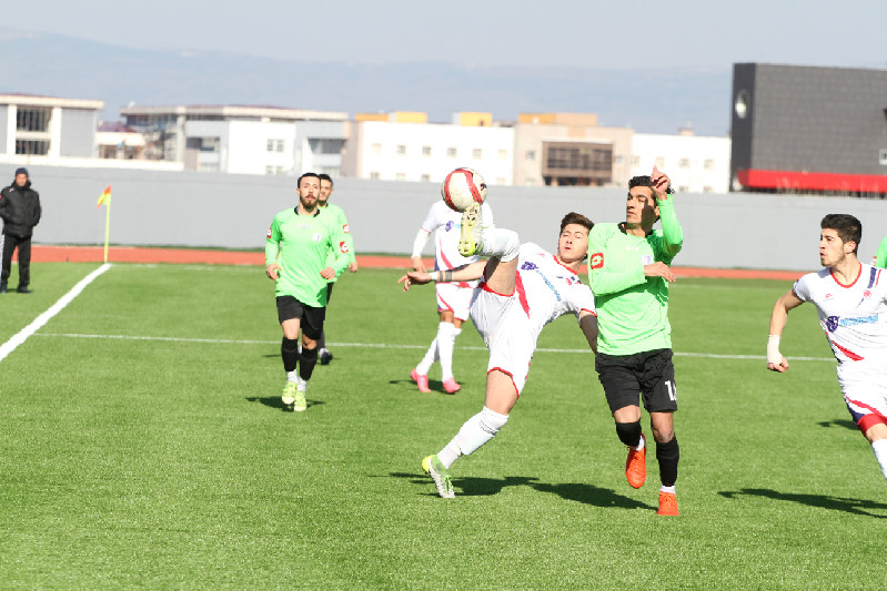 ÇİFTELER ÖTELİYOR  ALT SIRALAR YANIYOR