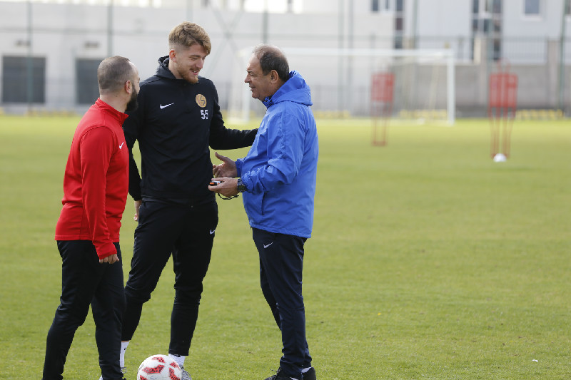 KISITLI VE SIKINTILI KADROMUZ VAR