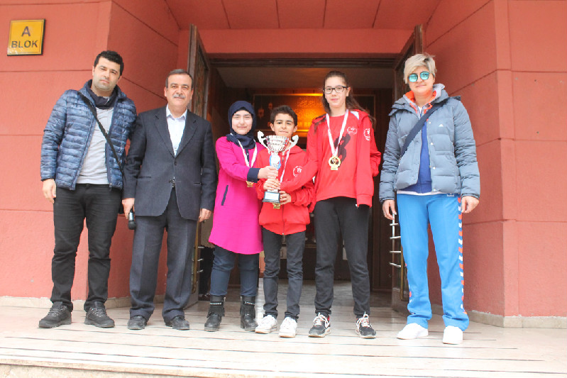 ORHANGAZİ İMAM HATİP  KIZLARI GURURLANDIRDI