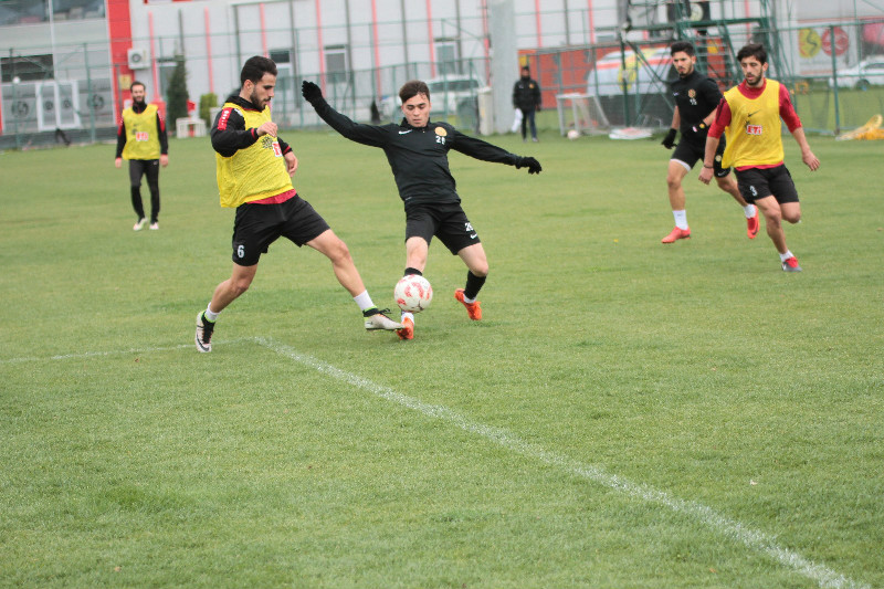 GENÇLER KENDİNİ  GÖSTERDİLER