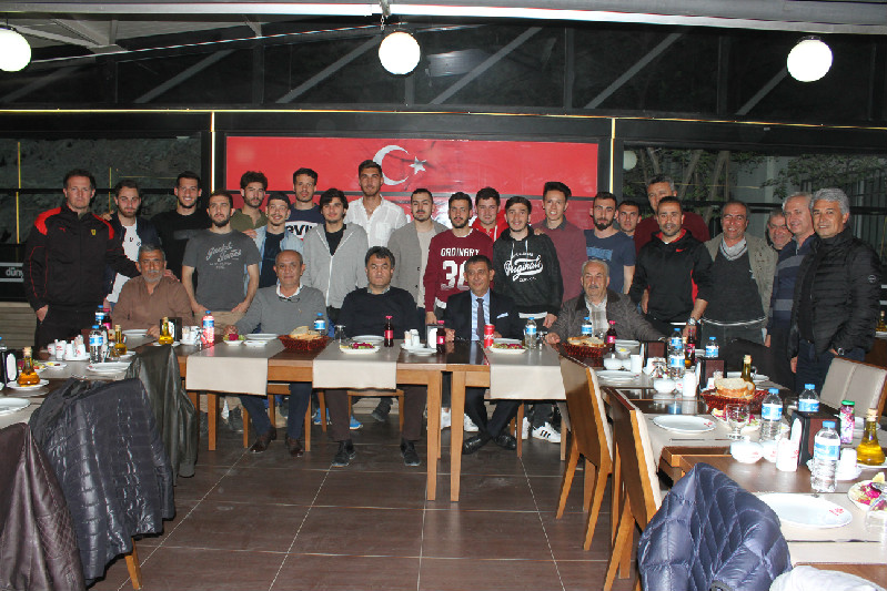 BAYKULDAN ÇİFTELERSPORA ŞAMPİYONLUK YEMEĞİ