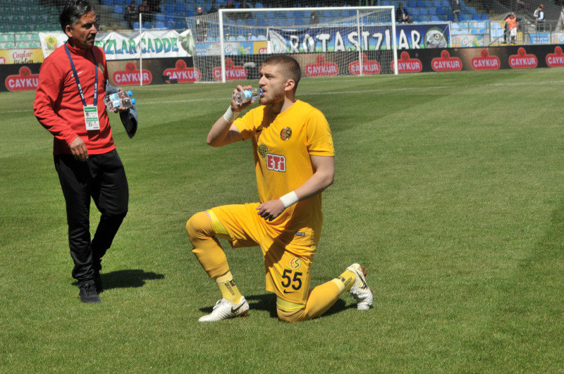 SEMİH KÖTÜ GÜNÜNDEYDİ