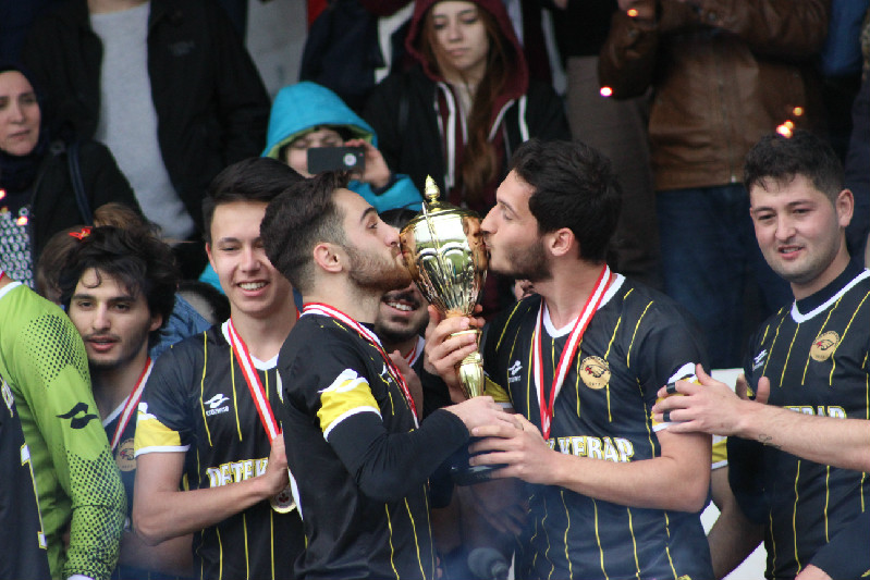 KUPASINI ALAN ŞAMPİYON  17 NİSANA KİLİTLENDİ