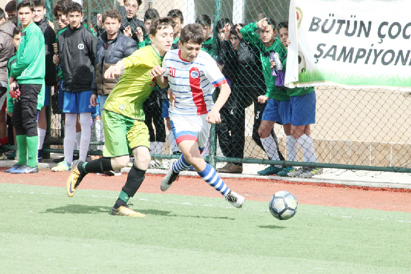 DSİ ŞAMPİYONLUK İDDİASINI SÜRDÜRDÜ