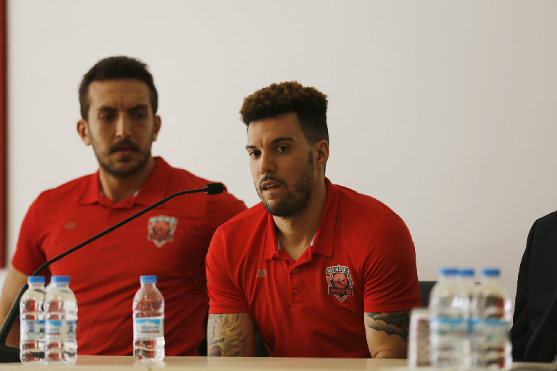 Dev adamlar panele katıldı