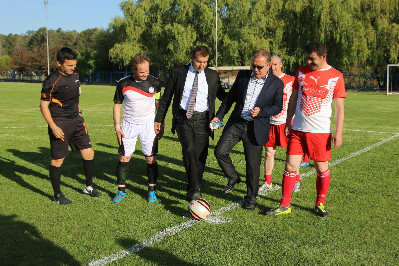 BELEDİYE ÇALIŞANLARI FUTBOL TURNUVASI BAŞLADI