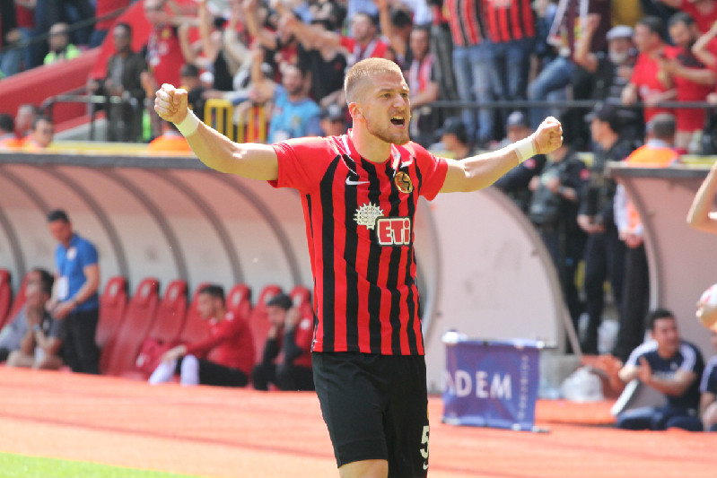 KALPTEN SEVEN BU MAÇA GELİR