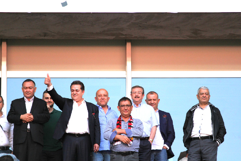 BAŞKAN OH ÇEKTİ