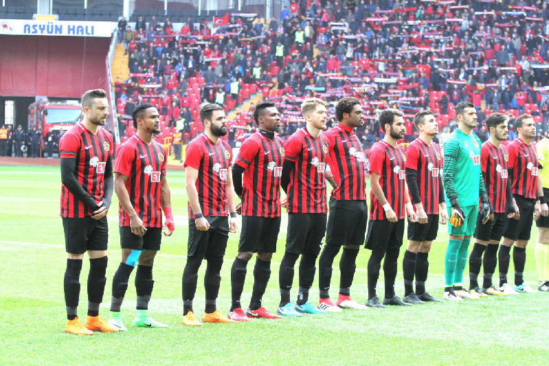 12 OYUNCUNUN SÖZLEŞMESİ BİTİYOR