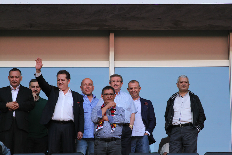 YÖNETİM KONGRE HAZIRLIĞINDA