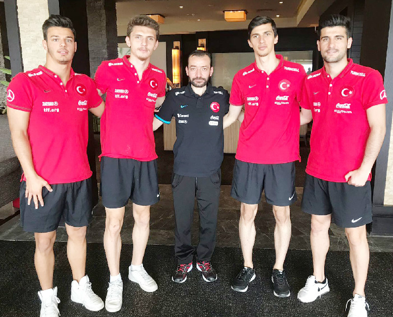 4 OYUNCU DA FORMA GİYDİ