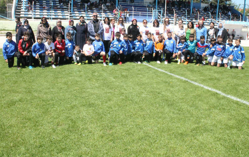 BU KALPLER ANNELERE TUTSAK