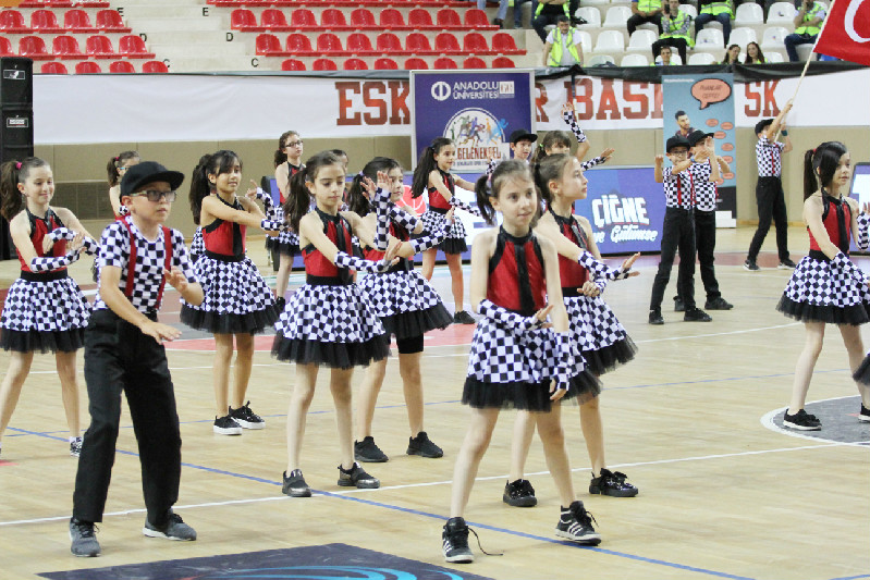 Minik öğrenciler büyüledi