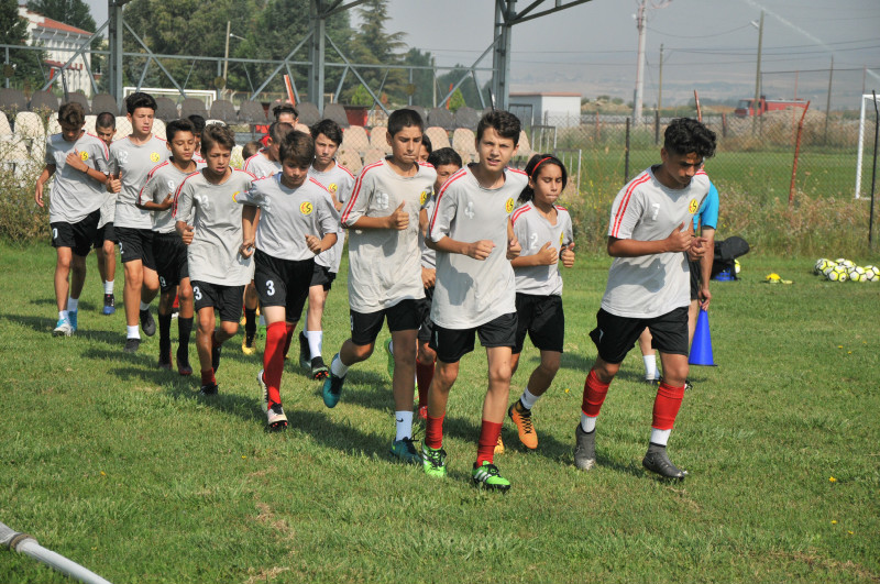 ESKİŞEHİRSPOR ALT YAPIYA OYUNCU ARAYACAK