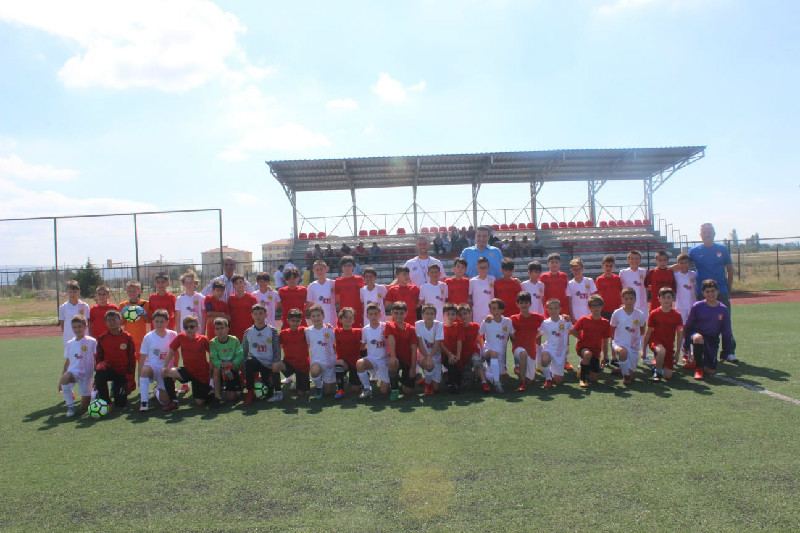 ÖZEL MAÇTA KARŞILAŞTILAR