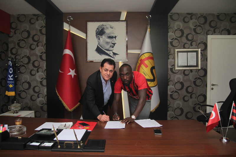 HERVE KAGE İMZAYI ATTI