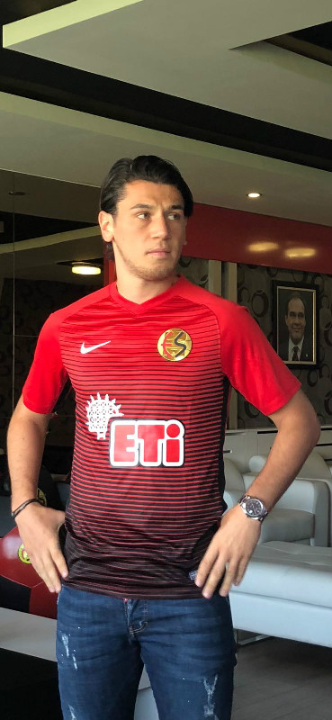 ES-ESİN AVCISINA BU FORMA ÇOK YAKIŞTI