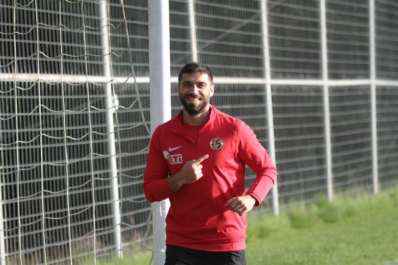 SEZGİNDEN MESAJ VAR