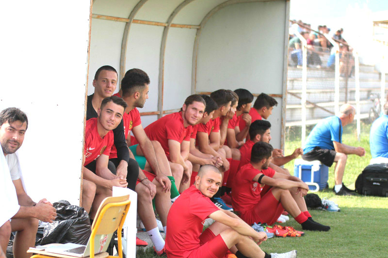 GENÇLER KULÜBEDEYDİ