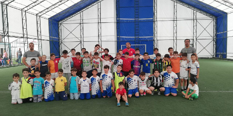 NOVA İLE DEMİRSPOR KAPIŞTI