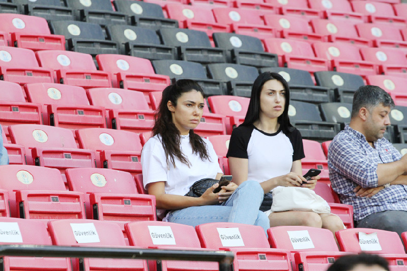 AİLELER GÖREVLİLER VE PERSONEL