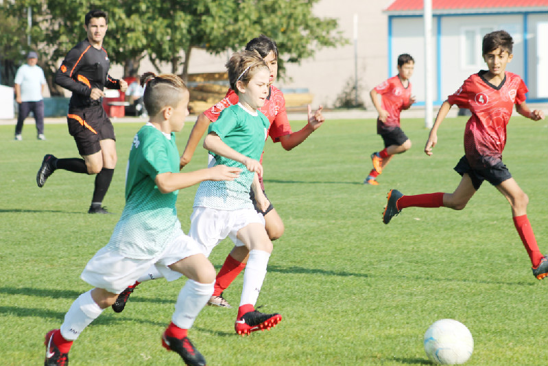 SEZON MİNİK KRAMPONLARIN ŞÖLENİ İLE BAŞLADI