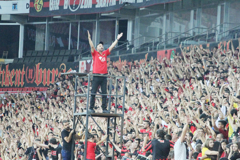 TARAFTAR OTOBÜS İSTİYOR