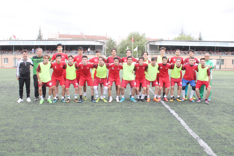 DEMİRSPOR İLE ŞEKERSPOR     SEZON ÖNCESİ KAPIŞTI