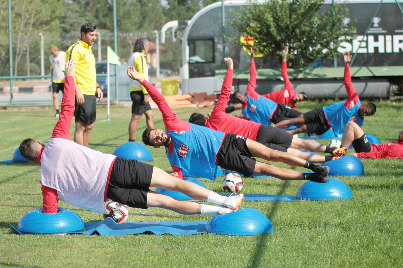 OYNAMAYANLAR ÇALIŞTI